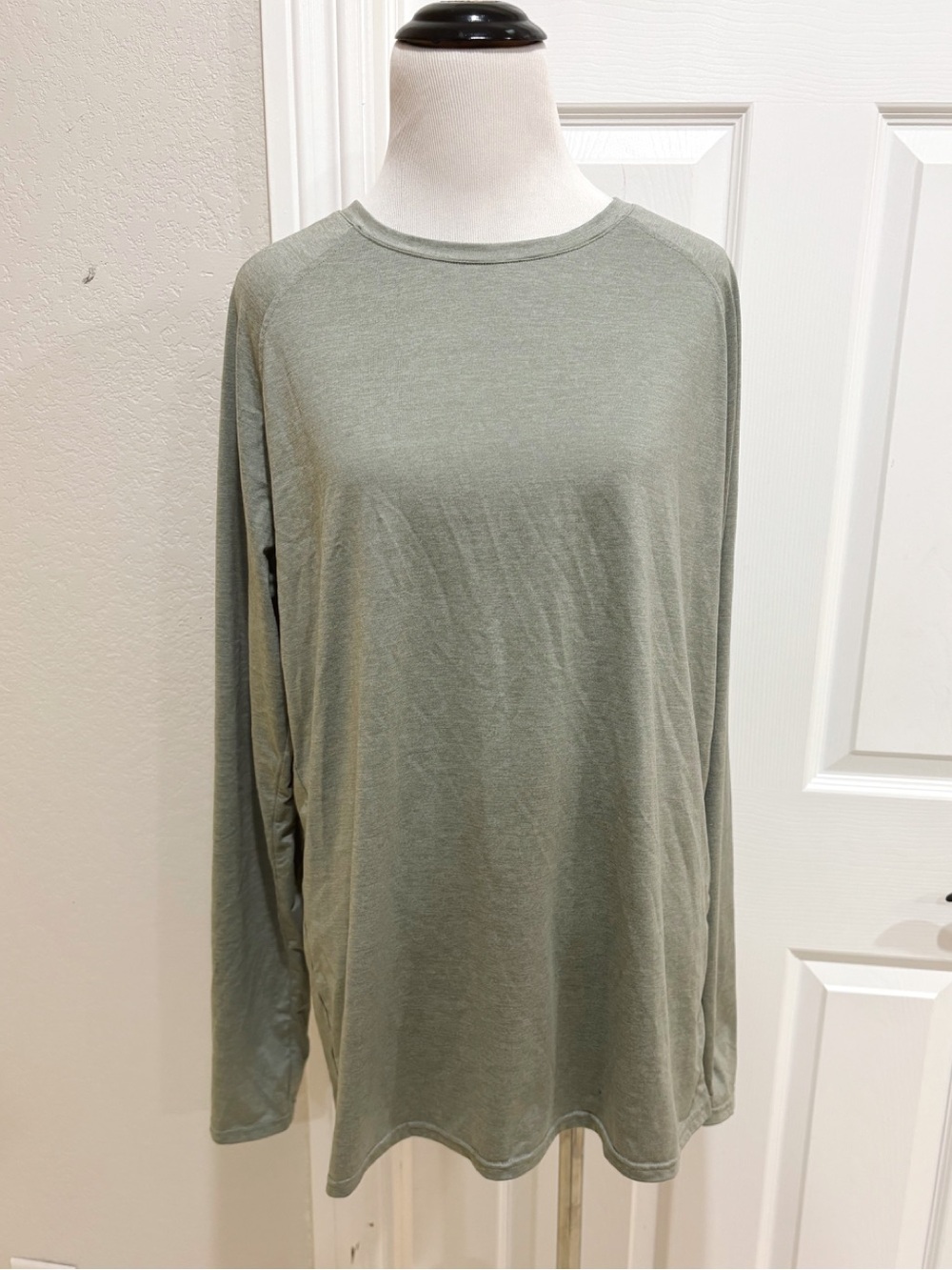 Quince Men's Long Sleeve Crew Neck Shirt - Sage Green Size Medium